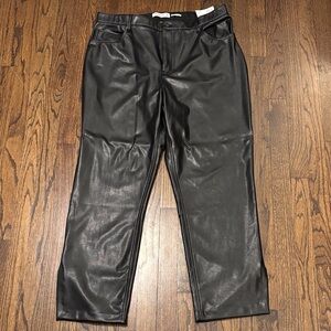 NWT NYE Abercrombie & Fitch Black Vegan Leather Curve Love Pants - Size 18R